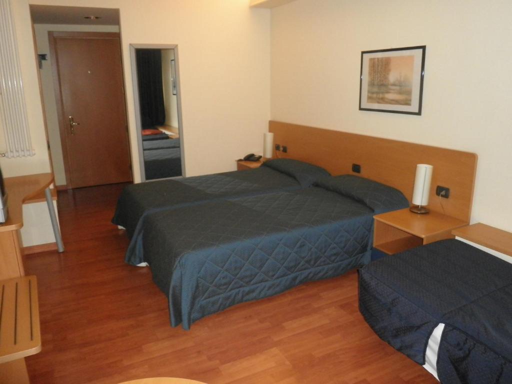 Hotel Selide Desio Phòng bức ảnh