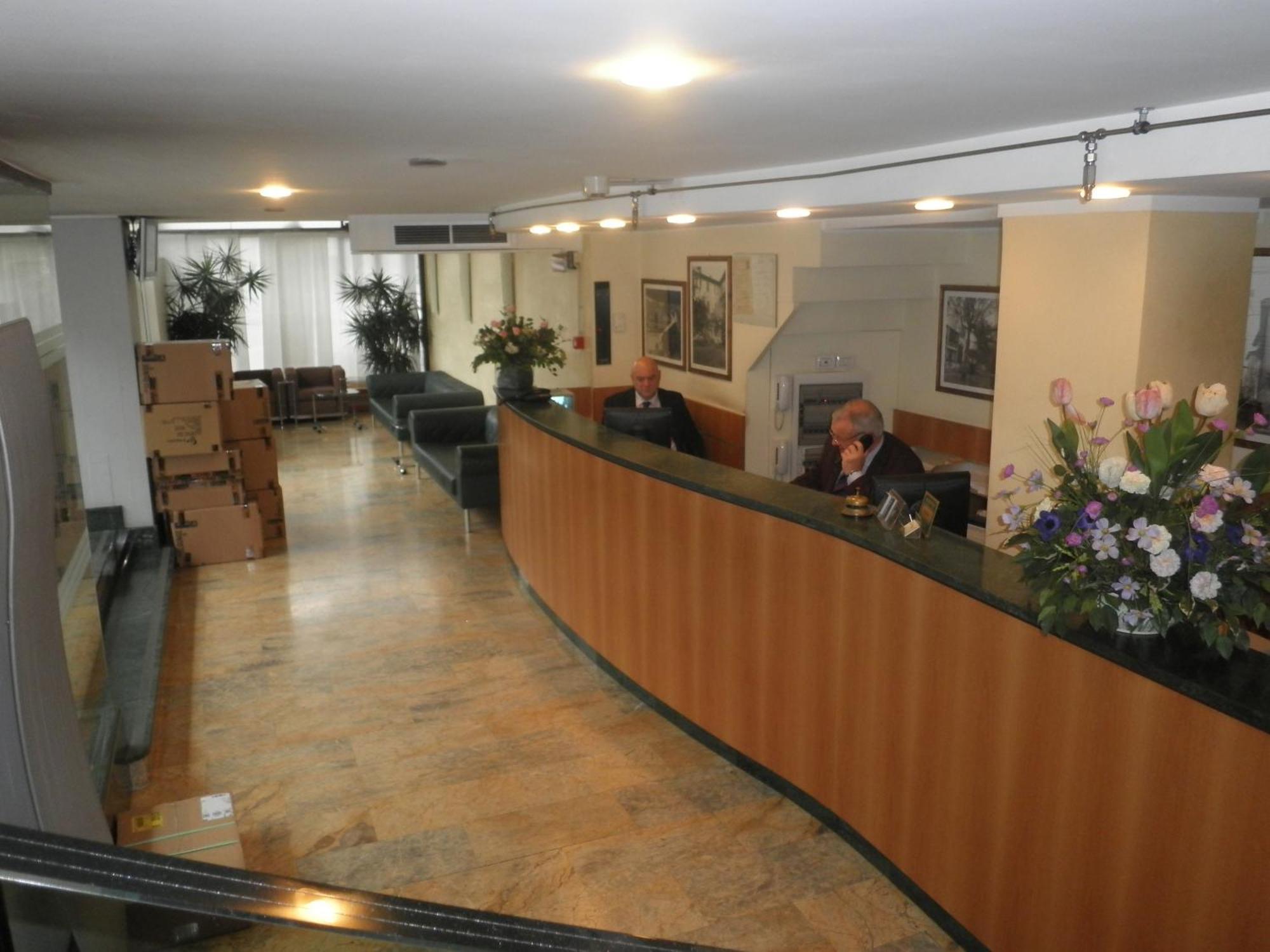 Hotel Selide Desio Ngoại thất bức ảnh